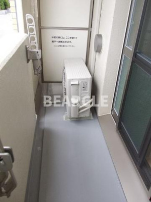 【バルコニー】 | パレス龍大 | 暖かな日差しのふりそそぐバルコニー