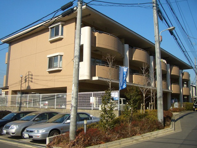 【外観】 | ラフィーネ駿河台 | ラフィーネ駿河台　鉄筋コンクリート造３階建　バルコニーがおしゃれな外観　南東向きの２階建てです