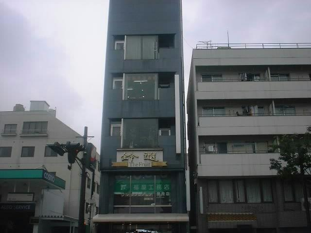 ヨシエビルの外観