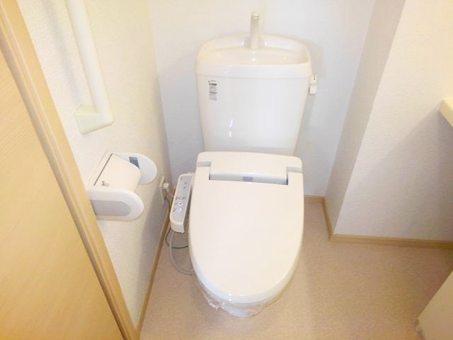 【トイレ】 | ヴィ・アモーレ