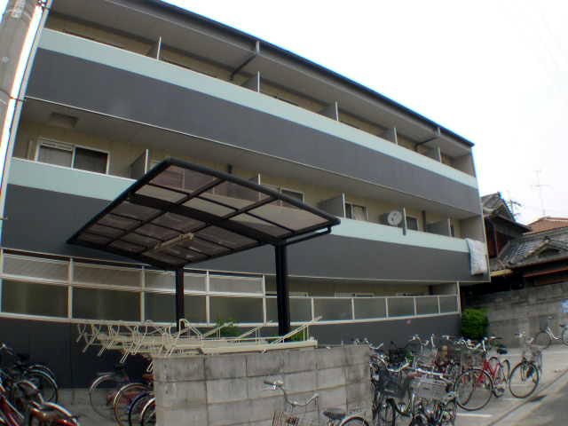 東大阪市近江堂２丁目の賃貸マンションの外観
