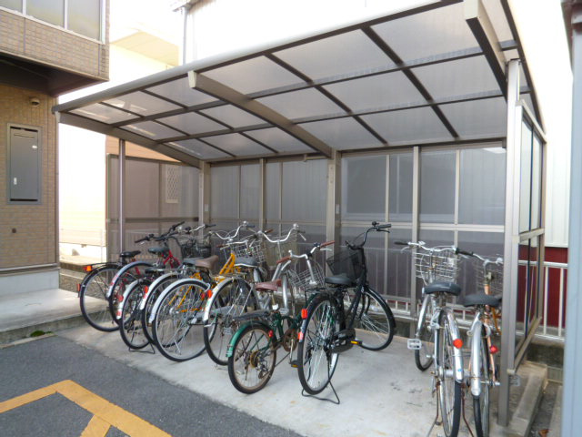 倉敷市中島のアパートのその他共用部分|自転車置き場