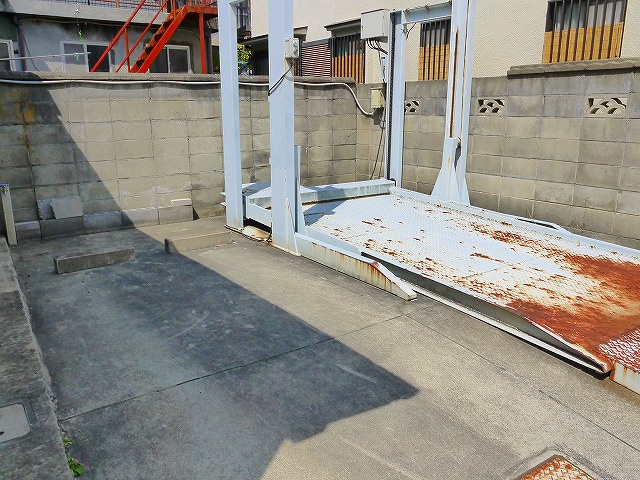 東紀寺町一戸建の駐車場