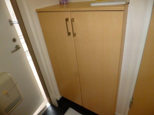 ウィッシュの内装|シューズボックス
