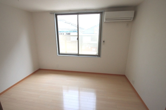 近大前ビル　(近畿大学　一人暮らし)の洋室