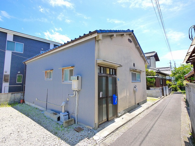 芳村貸家の外観|きれいな外観です