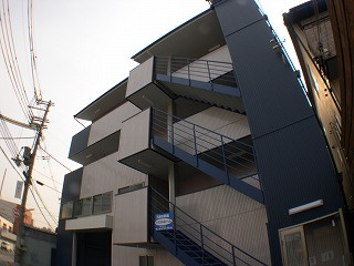 東大阪市大蓮東３丁目の賃貸マンションの外観