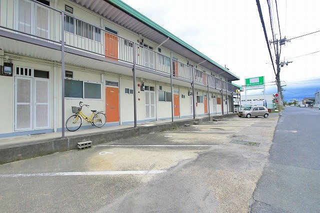 コーポ北之庄Aの駐車場|駐車場完備です