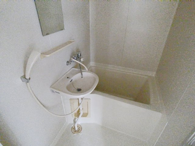 アミューズ71の浴室