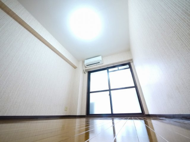 リヴィエールナッツパティオの洋室