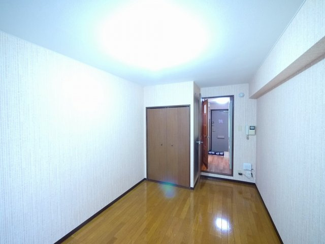 リヴィエールナッツパティオの洋室