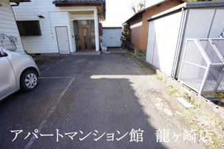 【駐車場】
