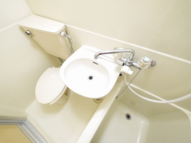 シティパレス川之上町の設備|洗面台です