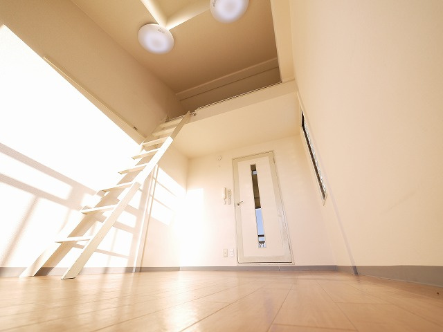 シティパレス川之上町の居間・リビング|おしゃれなリビングです