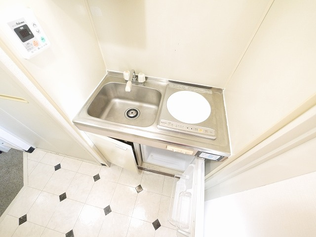 シティパレス川之上町のキッチン|コンパクトなキッチンで掃除もラクラク