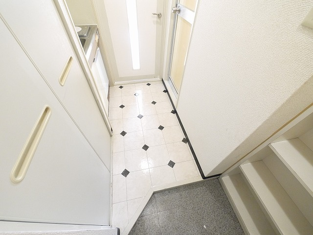 シティパレス川之上町の玄関|落ち着いた玄関です