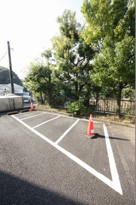 【その他共用部分】 | グレイスパーク小机 | バイク置き場。なんと、無料で止められます♪