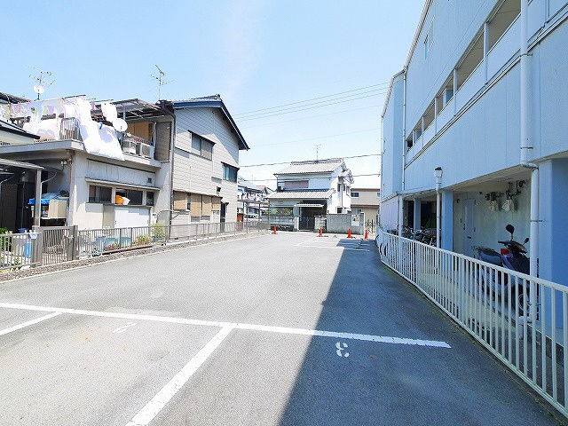 ビブ・レ・ワンの駐車場