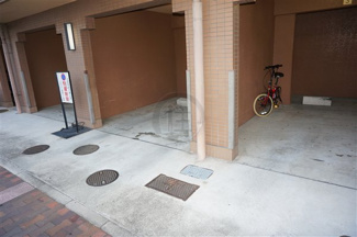 【駐車場】 | 屋根付きです