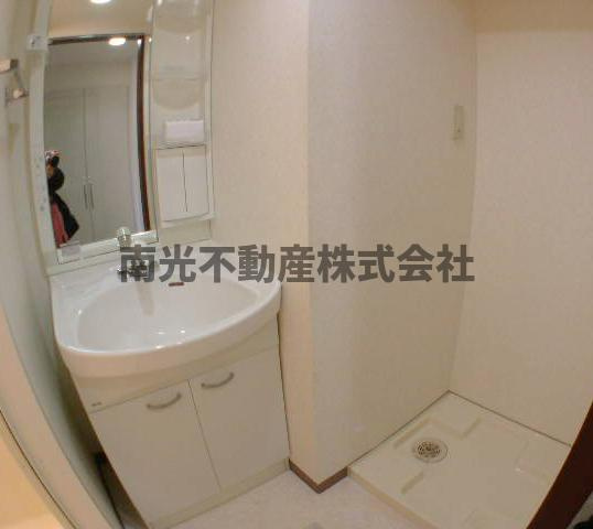 東大阪市永和２丁目の賃貸マンションの洗面所