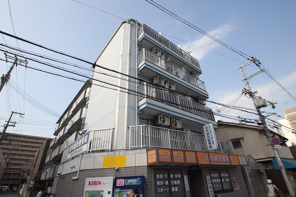 東大阪市御厨栄町１丁目の賃貸マンションの外観