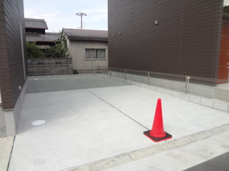 【駐車場】