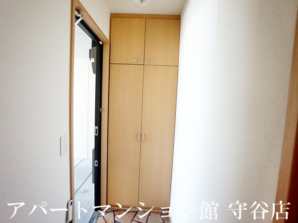 アプローズスクエアBの玄関