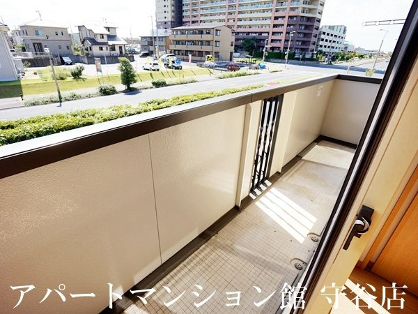 アプローズスクエアBのバルコニー