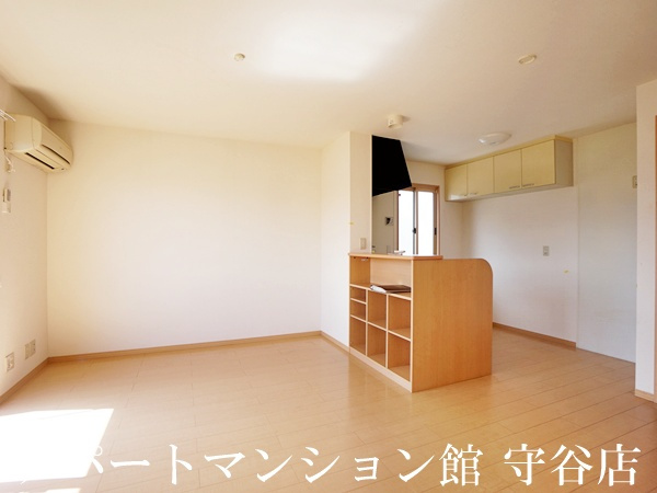 アプローズスクエアBの居間・リビング