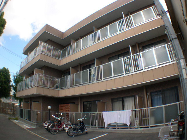 東大阪市永和２丁目の賃貸マンションの外観