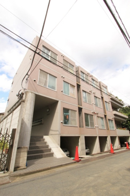 【外観】 | エーエスホームズⅢ | 閑静な住宅街に立地するマンションです。