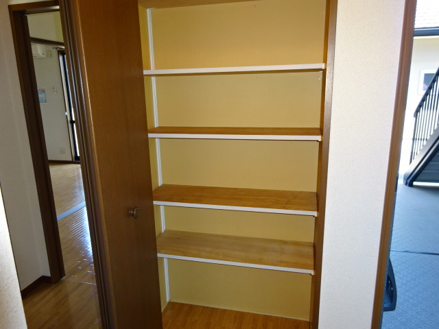 ジョワイユーマーサＢの収納|廊下収納