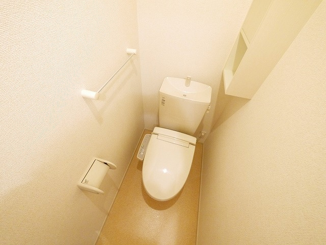 サンリット雅Ⅲのトイレ|シンプルで使いやすいトイレです