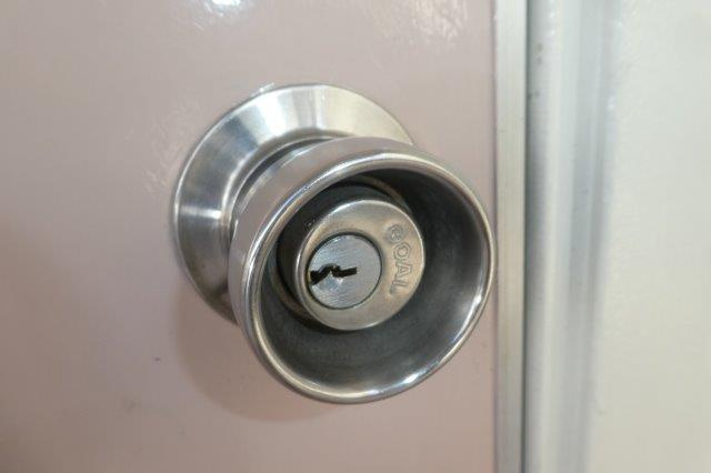 野田マンションＢのセキュリティ|玄関キー