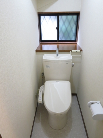 狭山ヶ丘2丁目貸家のトイレ|ウォシュレット付きのトイレ