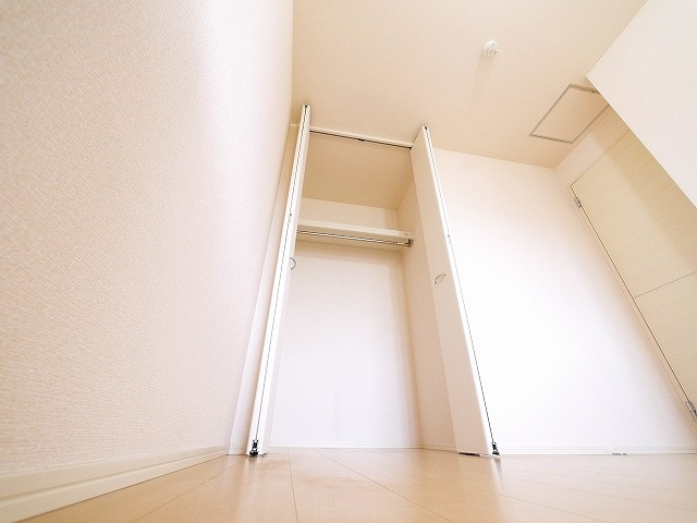 ヴィクトワール（神殿町）の収納|こまごまとしたものを収納できそうですね