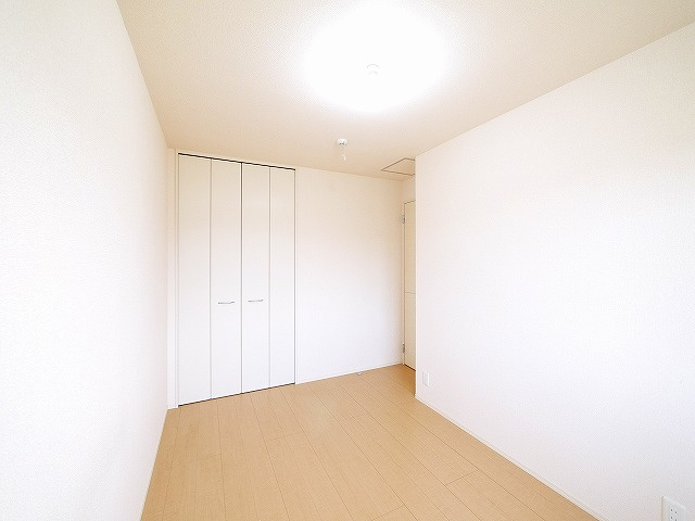 ヴィクトワール（神殿町）の洋室|広々とした洋室です