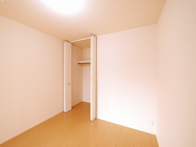 ヴィクトワール（神殿町）の洋室|使い勝手のいい洋室です