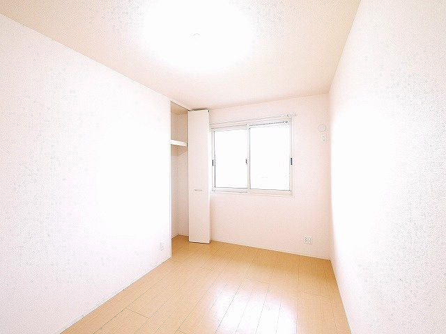 ヴィクトワール（神殿町）の寝室|ゆとりの広さです