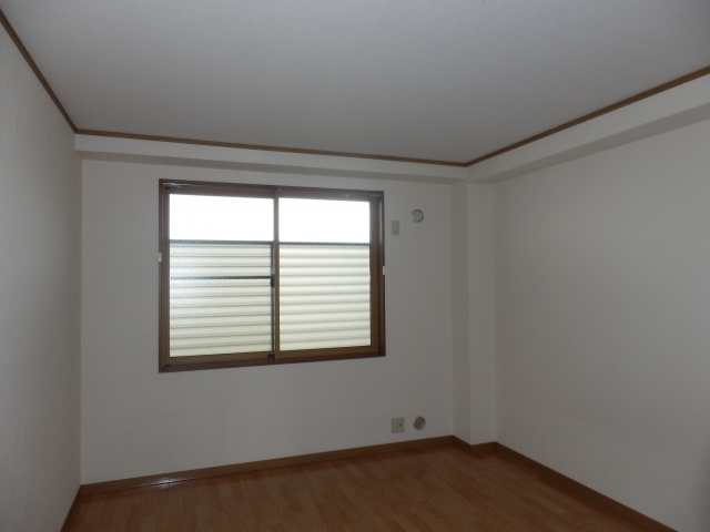 センチュリー21の洋室