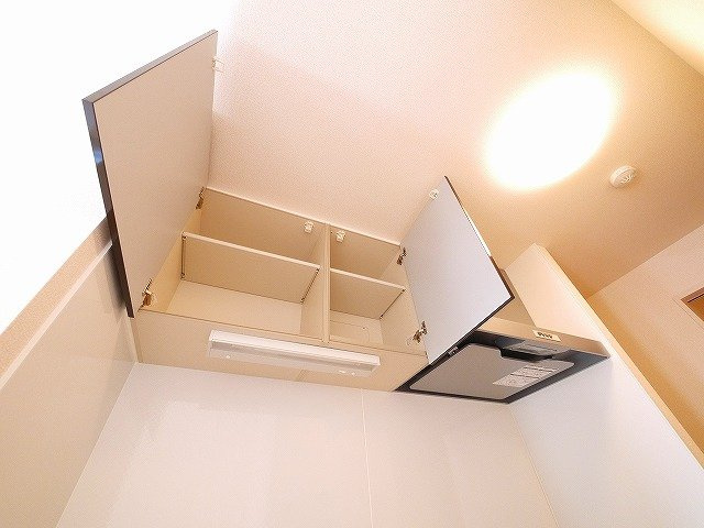 ミコルミナスのキッチン|吊戸棚のスペースも充分です