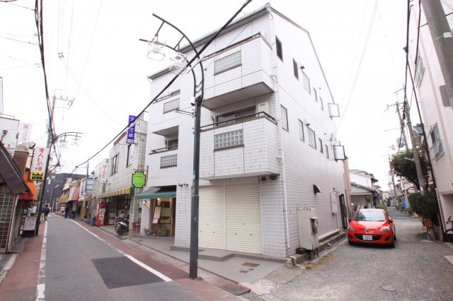 東大阪市岩田町３丁目の賃貸マンションの外観