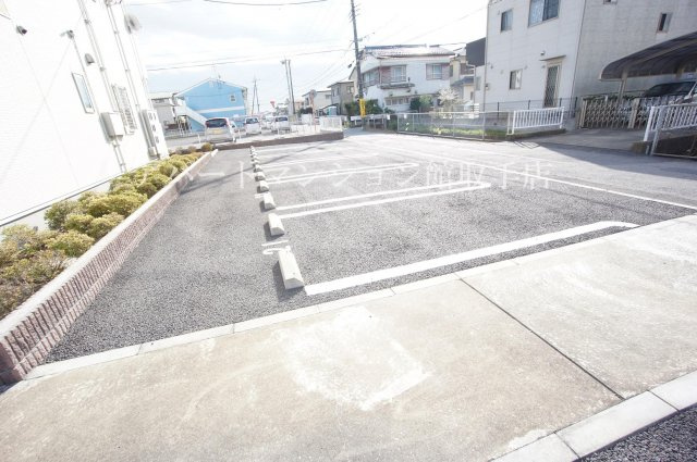 アジュールＢの駐車場
