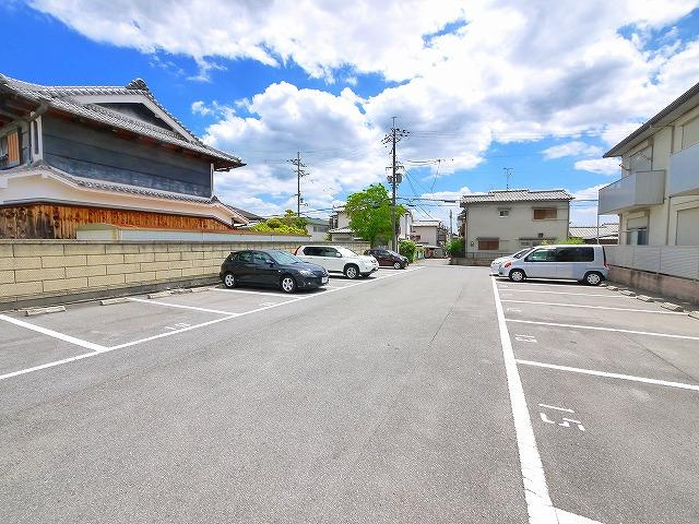 フレグランス法蓮の駐車場|駐車場完備です