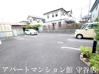 【駐車場】