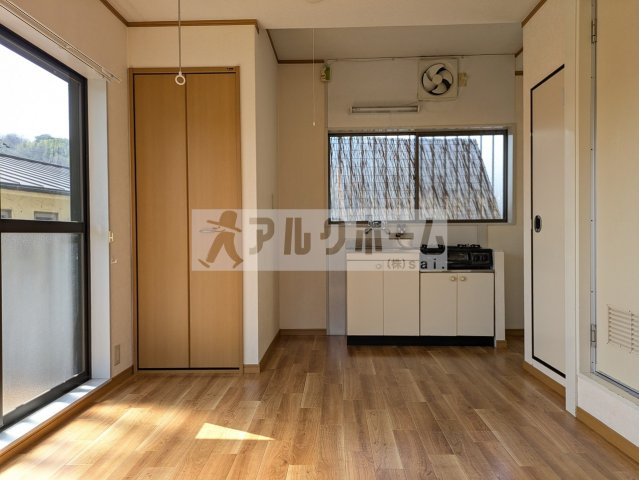 畑本ハイツの居間・リビング|畑本ハイツ（柏原市・河内国分）