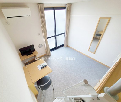 【居間・リビング】 | パークサイド足立入谷 | 1階はフローリング、2階以上はカーペットタイプとなります。
