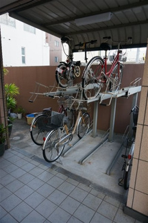 【その他共用部分】 | 屋根外灯付駐輪スペース