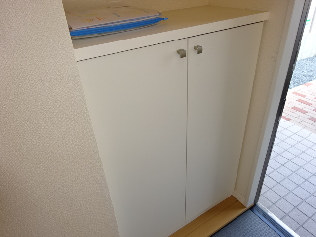 アジュール美和の内装|シューズボックス