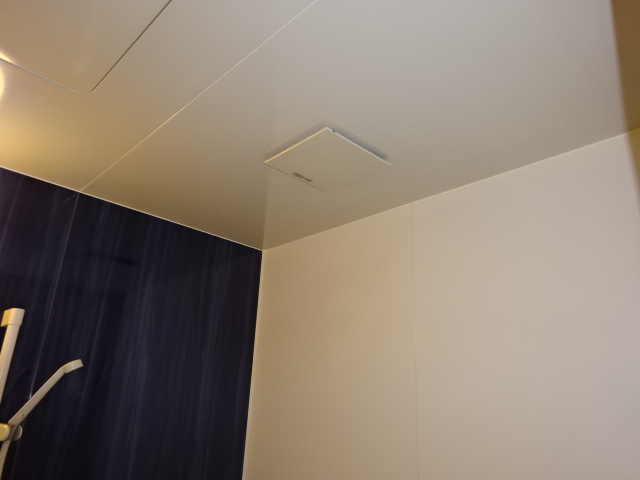 アジュール美和の浴室|浴室換気扇